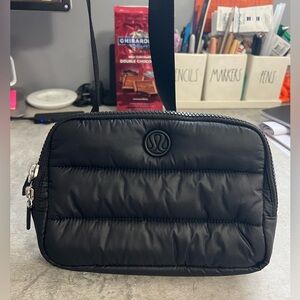 Brand new LuLulemon everywhere large belt bag 2L - black!